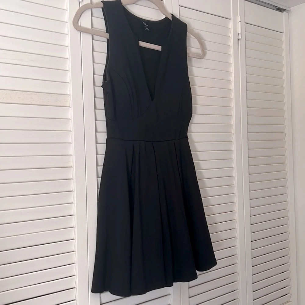 CUTE BLACK DRESS - Picture 3 of 5